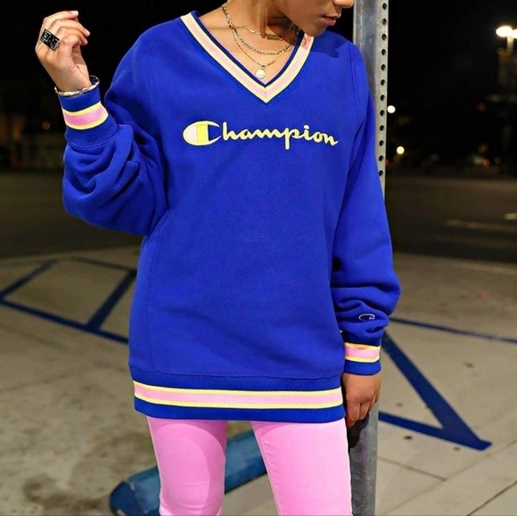 [Rare Find] CHAMPION X URBAN OUTFITTERS Exclusive V-Neck Sweatshirt Blue Size S - Picture 2 of 14